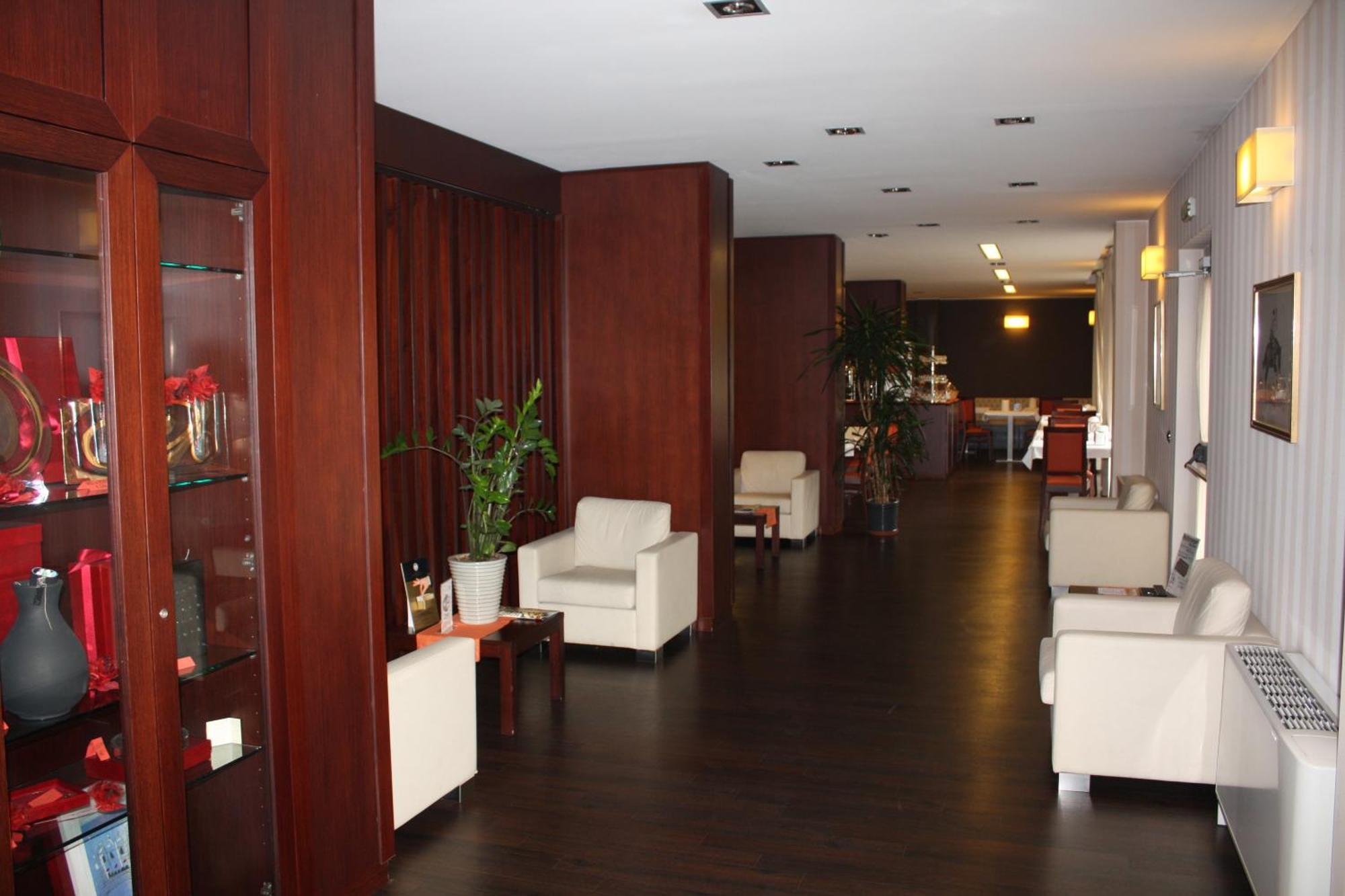 לנגנו Hotel 2C מראה חיצוני תמונה