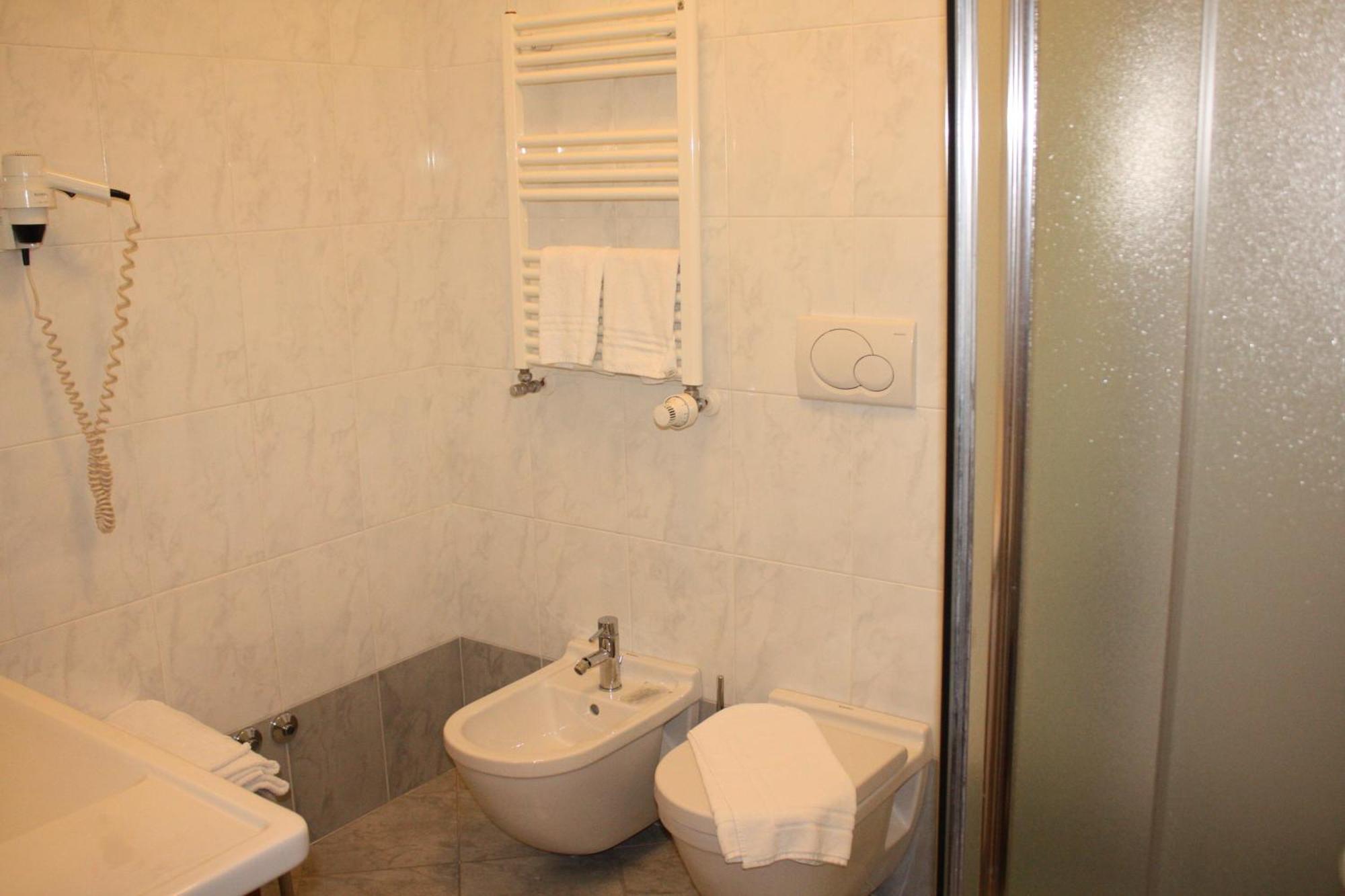 לנגנו Hotel 2C מראה חיצוני תמונה