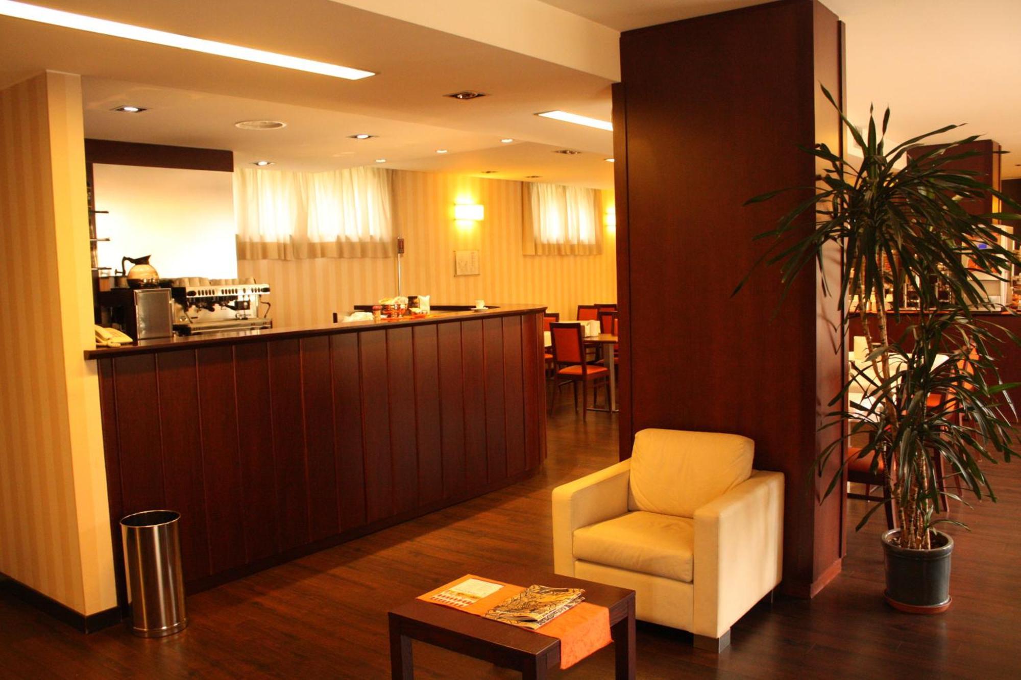 לנגנו Hotel 2C מראה חיצוני תמונה