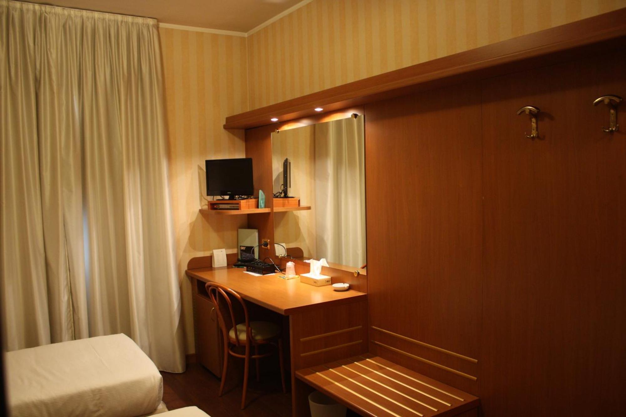 לנגנו Hotel 2C מראה חיצוני תמונה