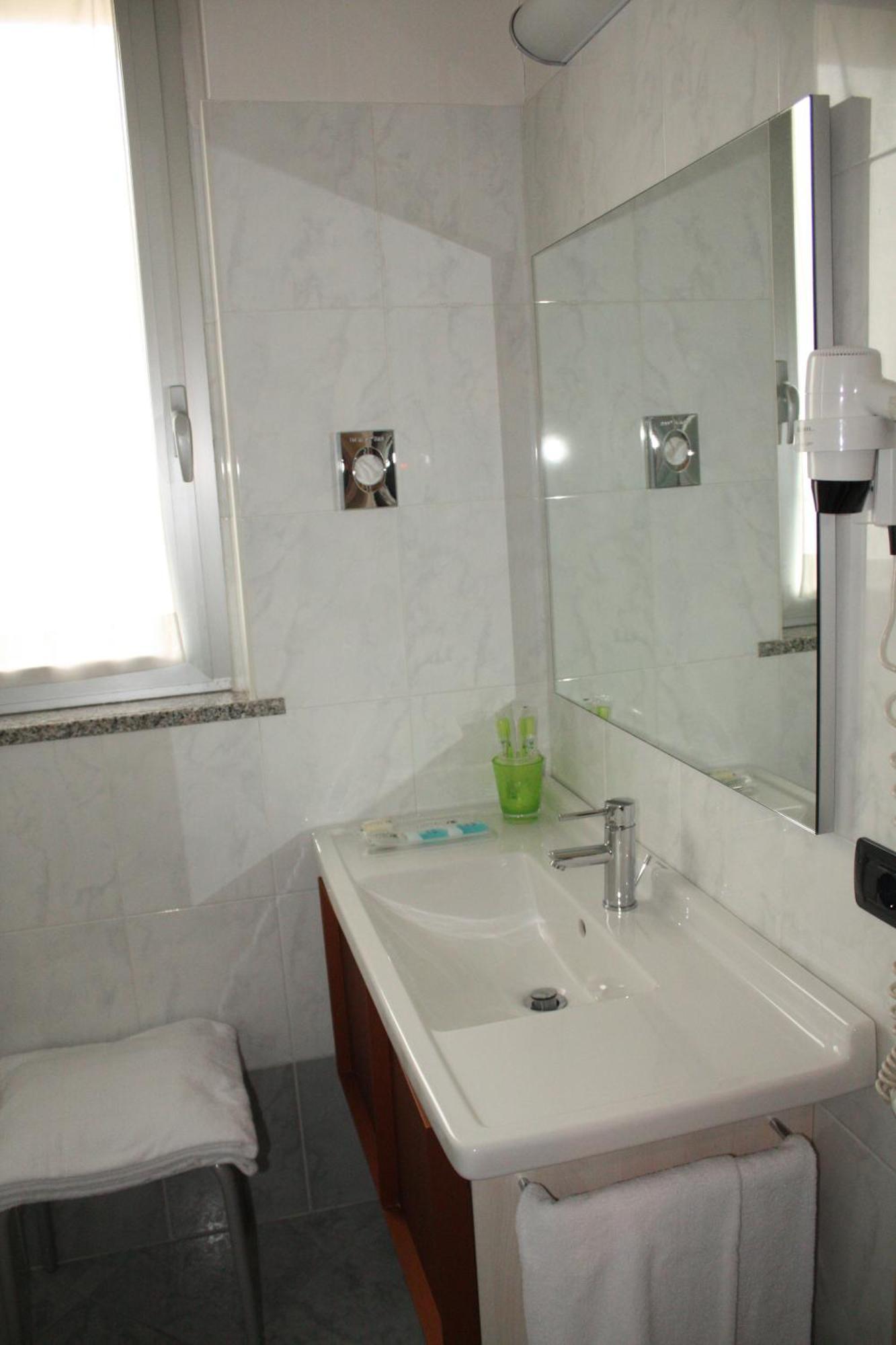לנגנו Hotel 2C מראה חיצוני תמונה