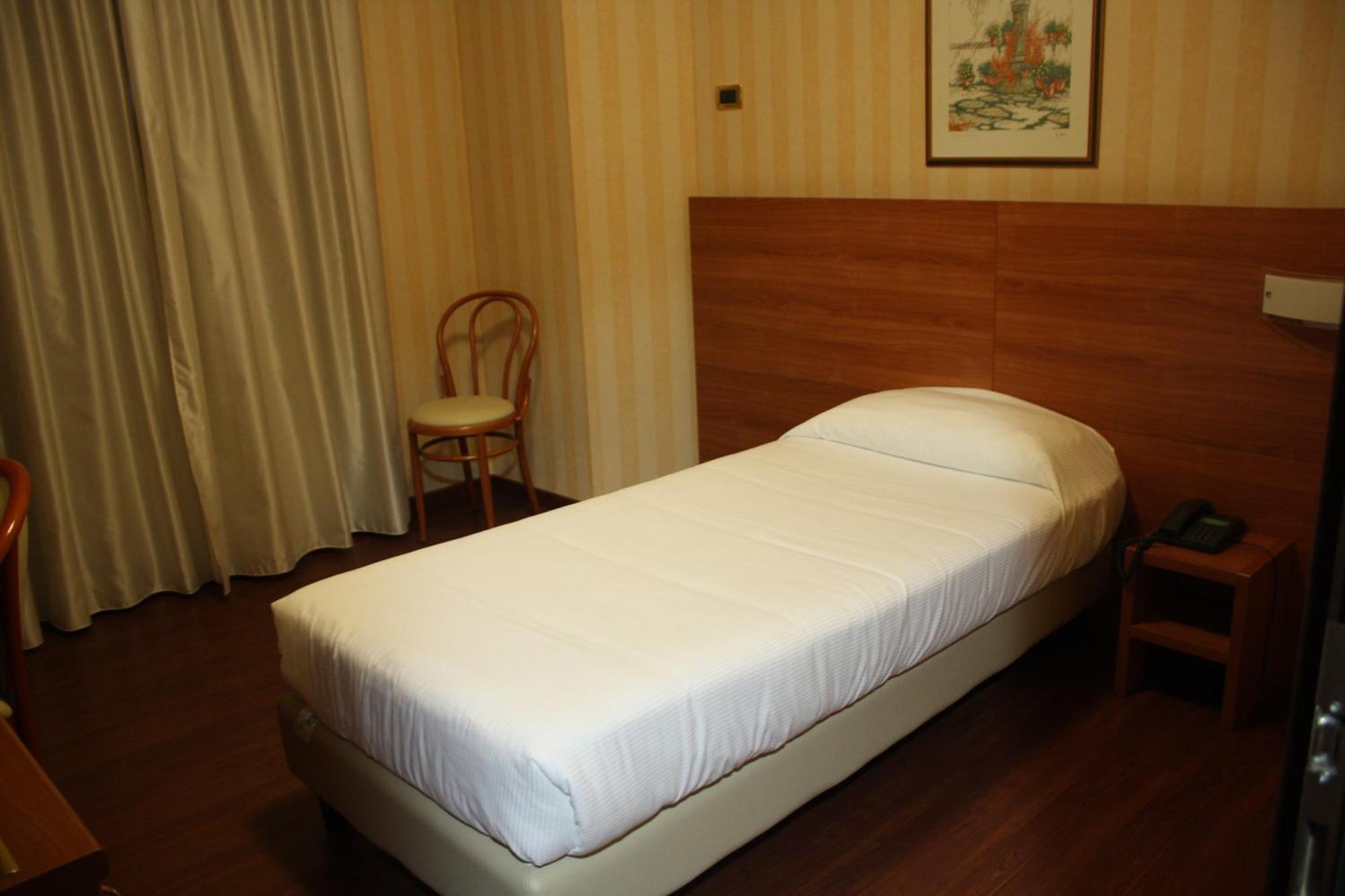 לנגנו Hotel 2C מראה חיצוני תמונה