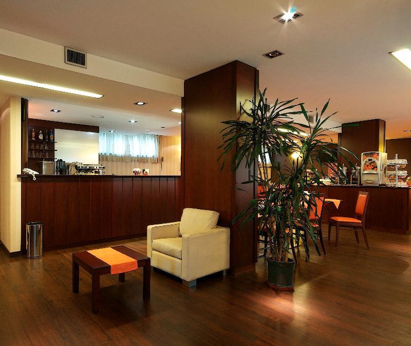 לנגנו Hotel 2C מראה חיצוני תמונה